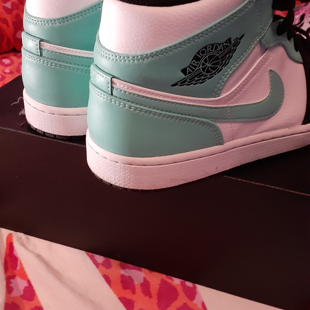 Men's jordans